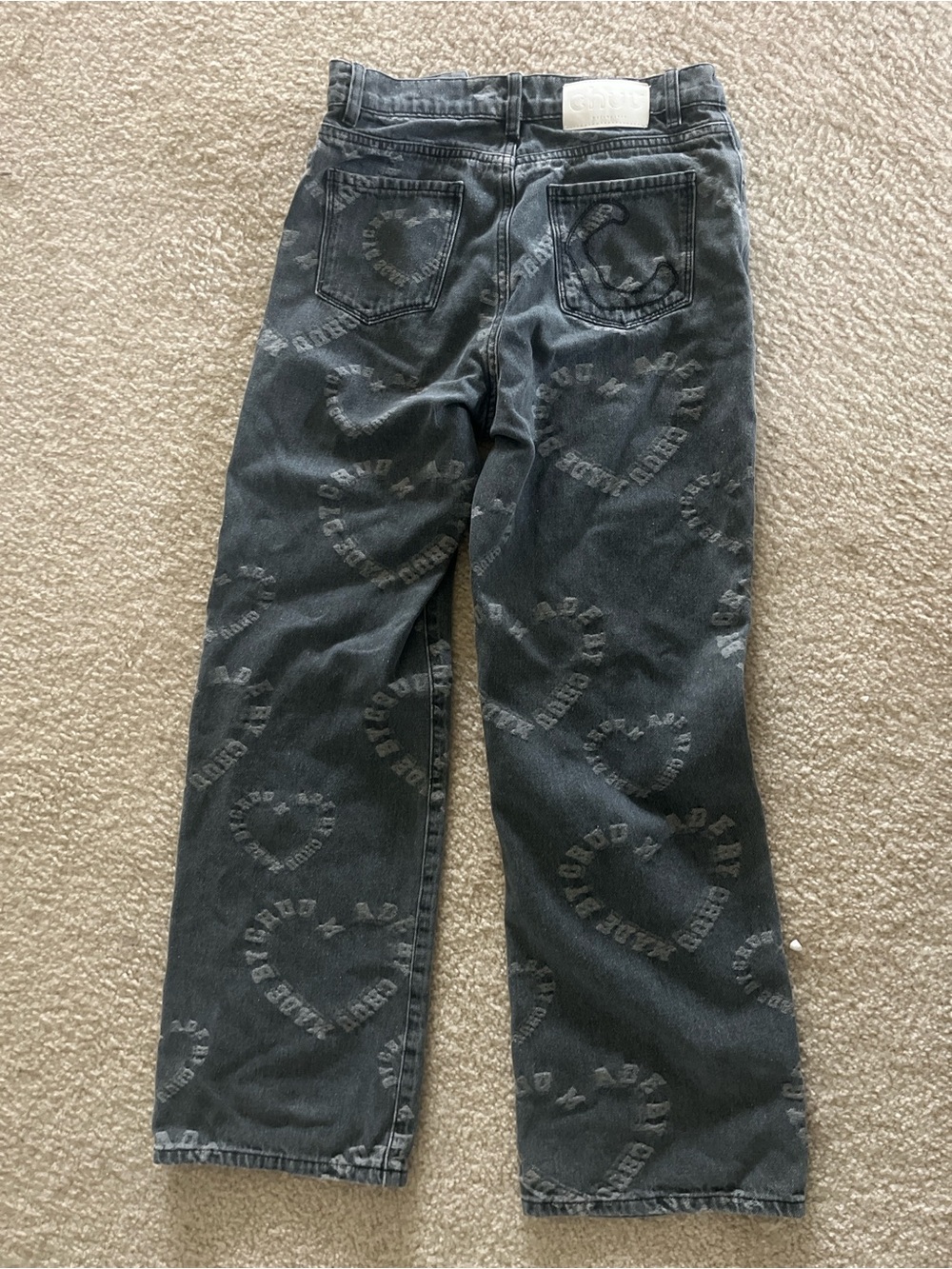 Chuu Relaxed Black Graphic Heart Jeans for women